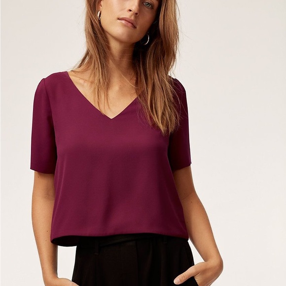 Aritzia Tops - Babaton Randy Short Sleeve Cropped Blouse in Burgundy Size M
